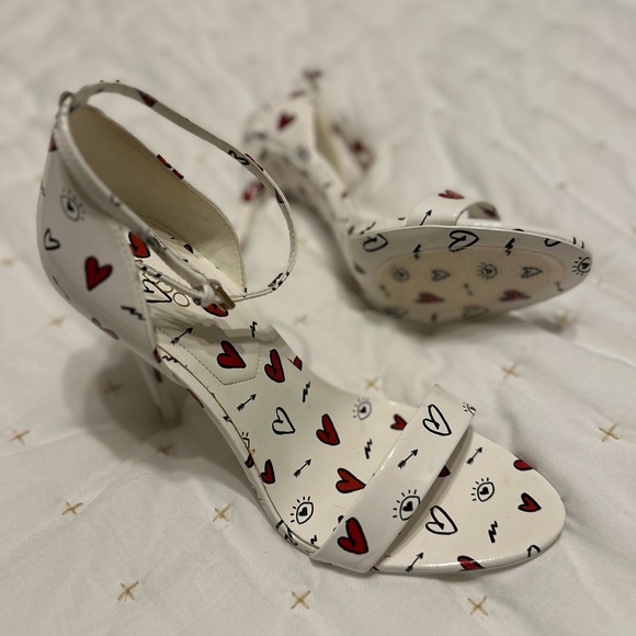 NEVER WORN- Cute heart heels from Aldo - Picture 6 of 9